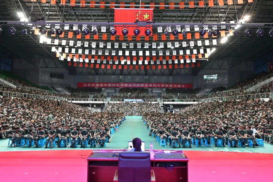 ��Զ��δ�졿�Է�Ϊ��  �����ഺ